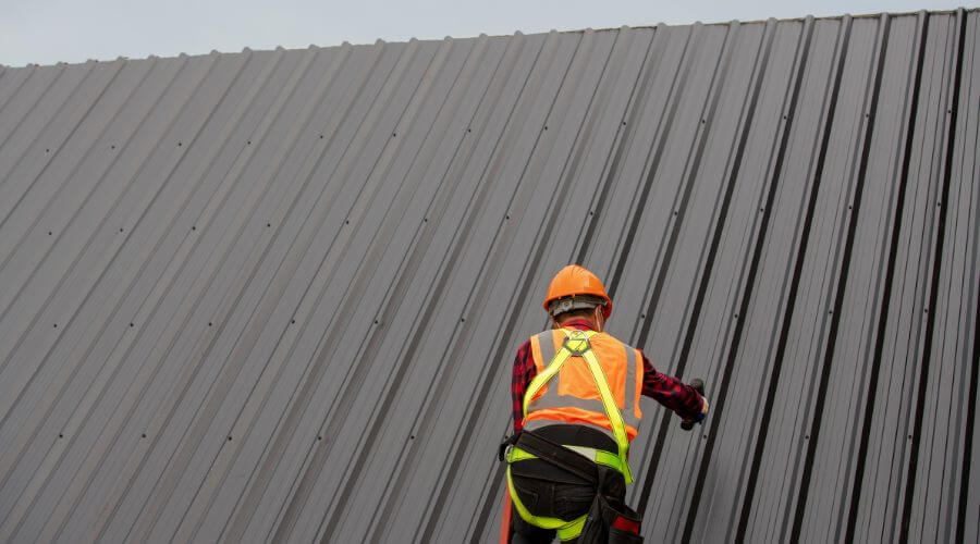 Professional gutter cleaning in Hardy, AR